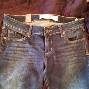 Abercrombie and Fitch bootcut in dark wash 4s